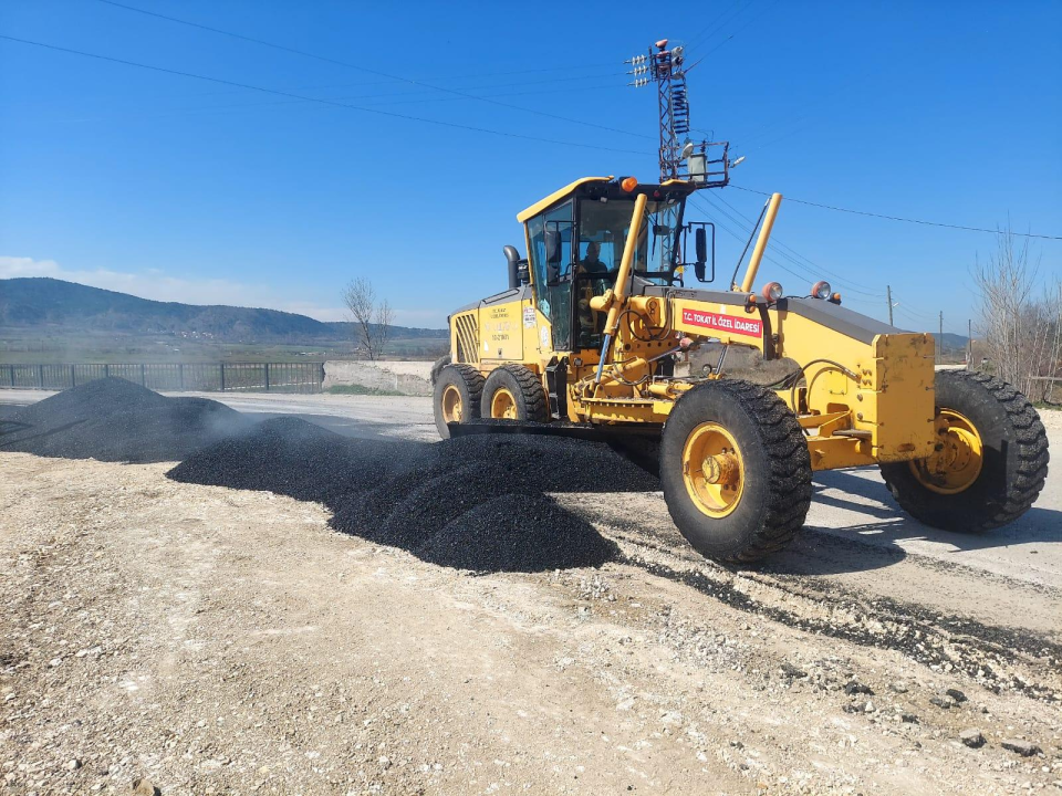 Tokat’ın Köylerinde Büyük Altyapı Mesaisi: 10 İlçede Yol, Su ve Kanalizasyon Çalışması