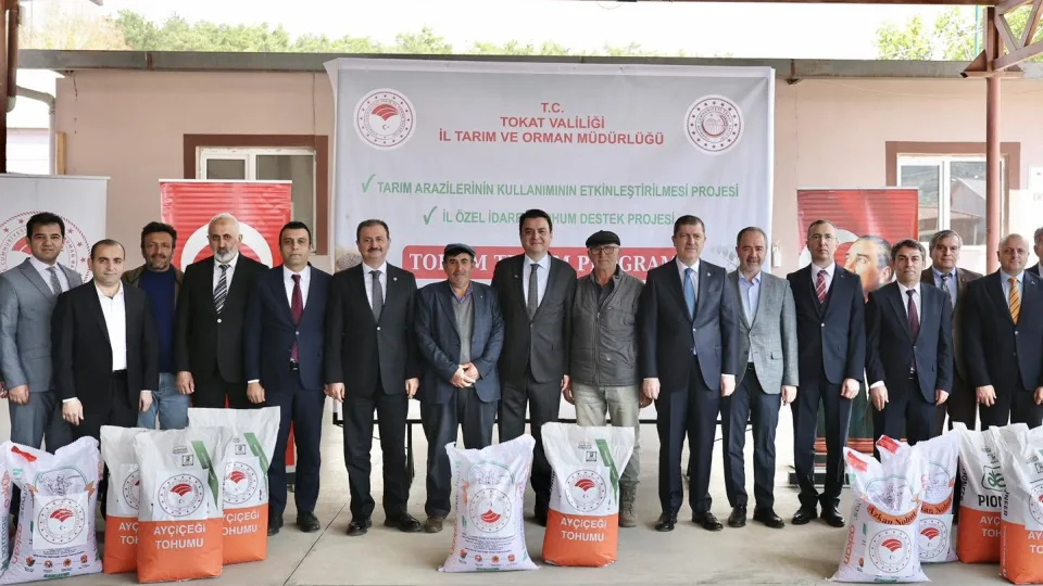 Tokat’ta çiftçiye tohum desteği: 2 bin 613 üreticiye ayçiçeği, 863 çiftçiye nohut tohumu verildi