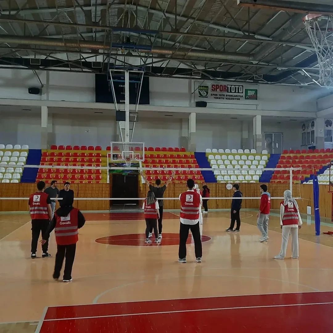 Tokat’ta Takım Ruhu Zirvede: Genç Kızılay Voleybol Turnuvası Yoğun İlgi Gördü